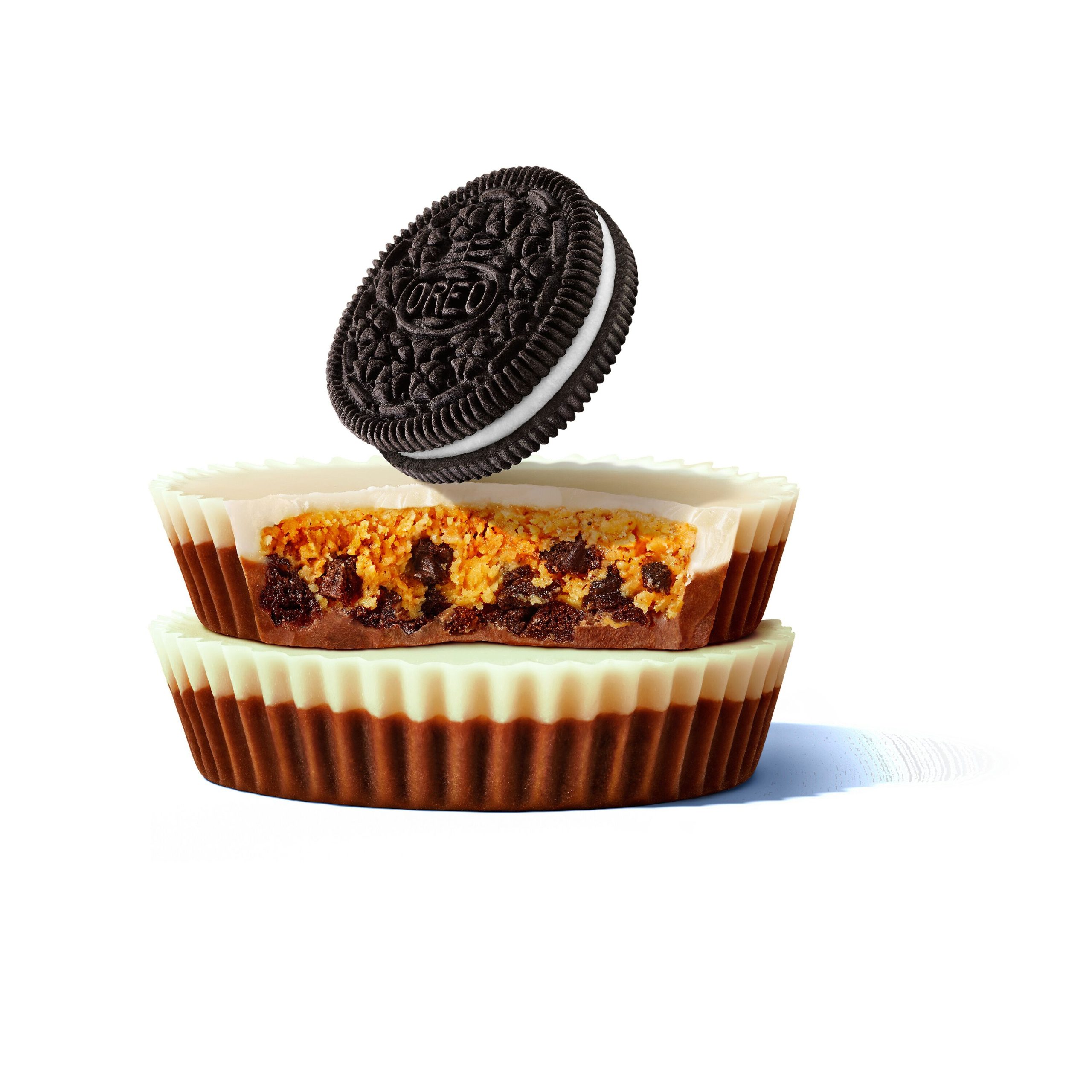 REESE’S OREO® Milk Chocolate and White Creme Peanut Butter Cups Candy Packs, 1.4 oz (24 Count) - THE HERSHEY COMPANY